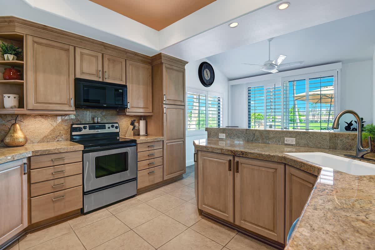 KITCHEN REVERSE