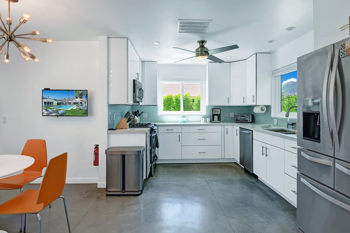 KITCHEN