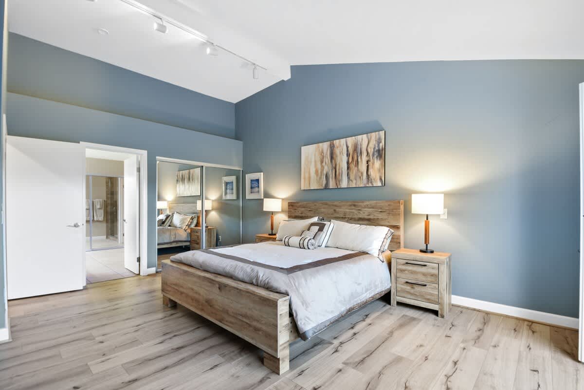 Queen Bed